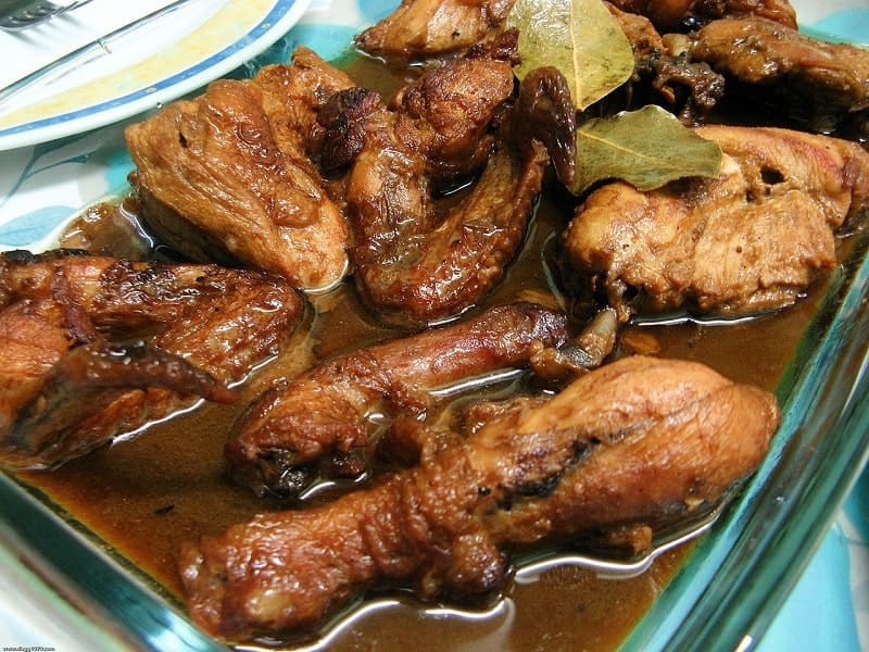 Gà Adobo là món ăn rất được ưa thích tại Philippines