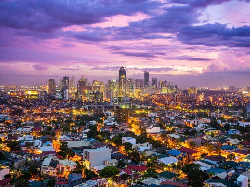 Manila là trung tâm văn hóa, kinh tế, chính trị của Philippines