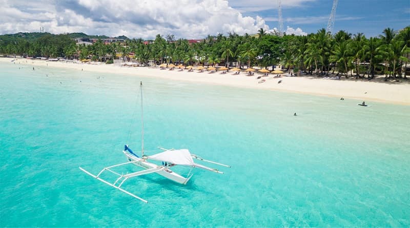 White Beach tại Boracay, Philippines được ví là nữ hoàng bãi biển