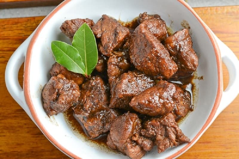 Adobo được ví là món ăn quốc túy của người dân Philippines